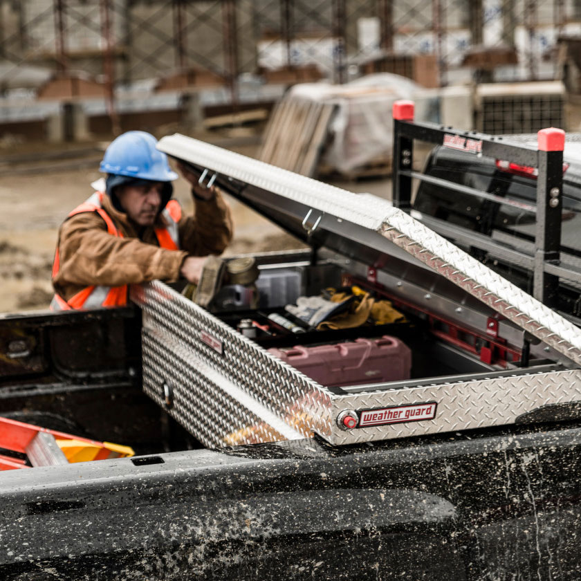 National-Ladder-Truck-Racks-1908-WorkerOpeingProductFocus | Nation Wide Ladder