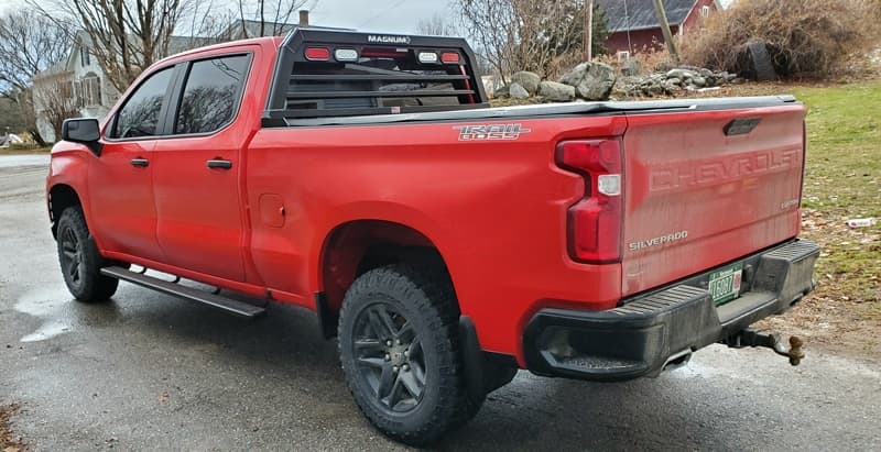 2019-Silverado-1500-Custom-TrailBoss-Low-Magnum-Pro-Rack-with-lights