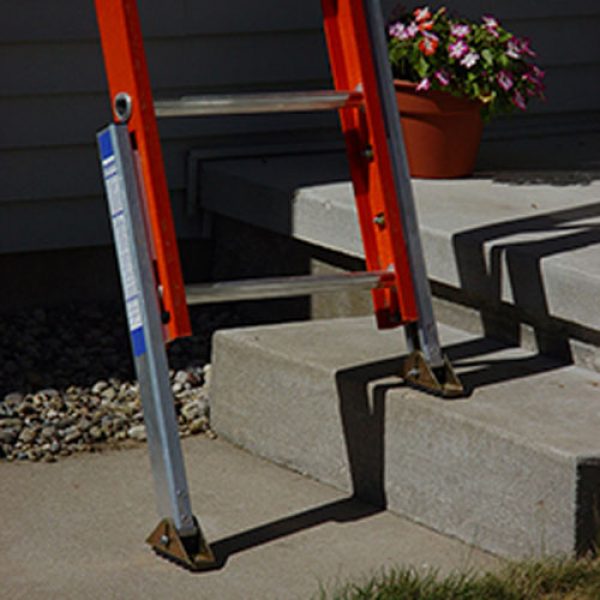 Nationwide-Ladder-EZE1000-Leg-levelers-